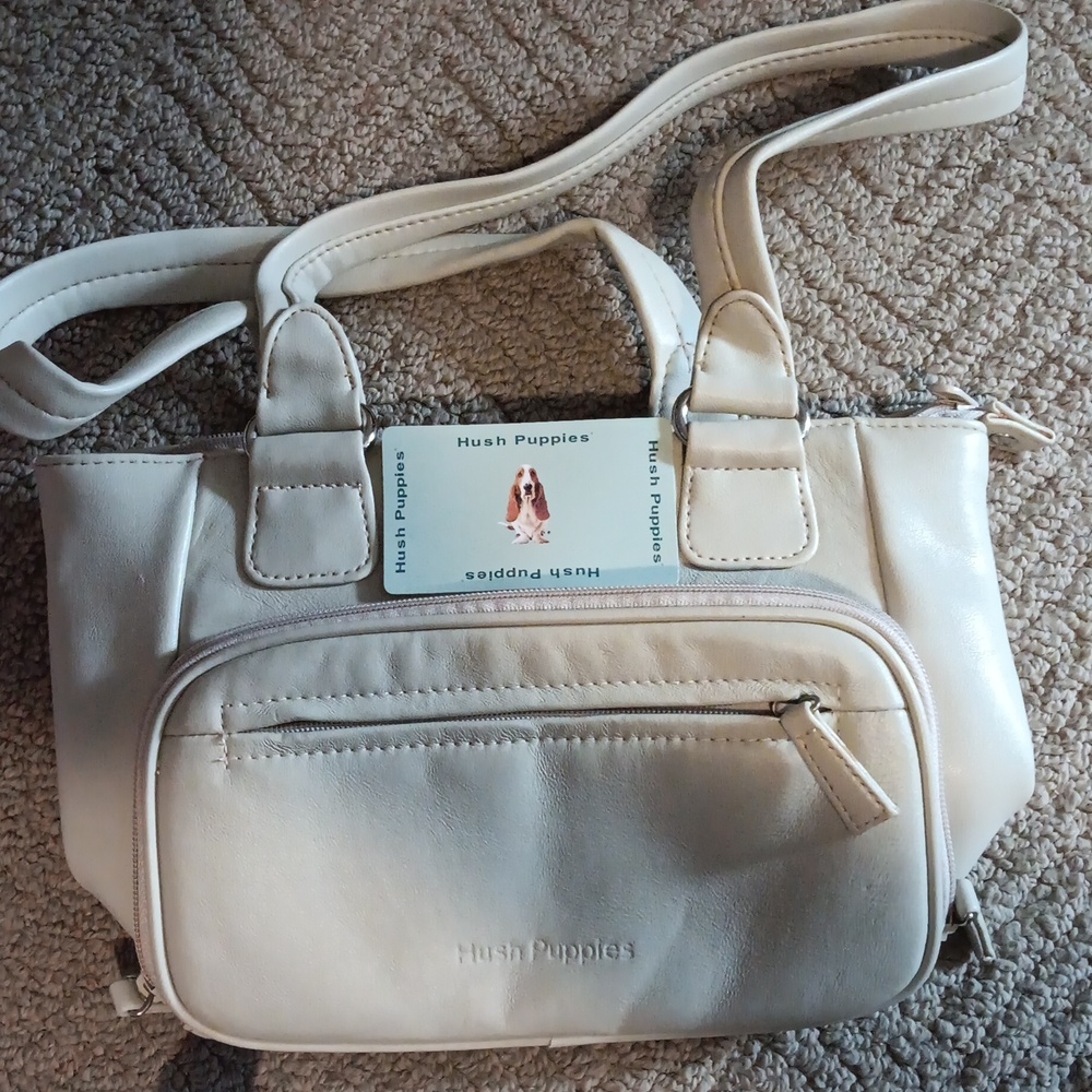 A white pocket bag